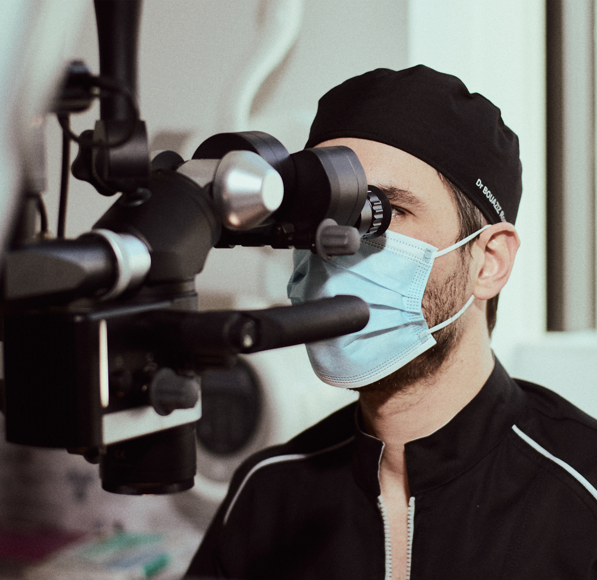 docteur romain bouaziz chirurgien travaille